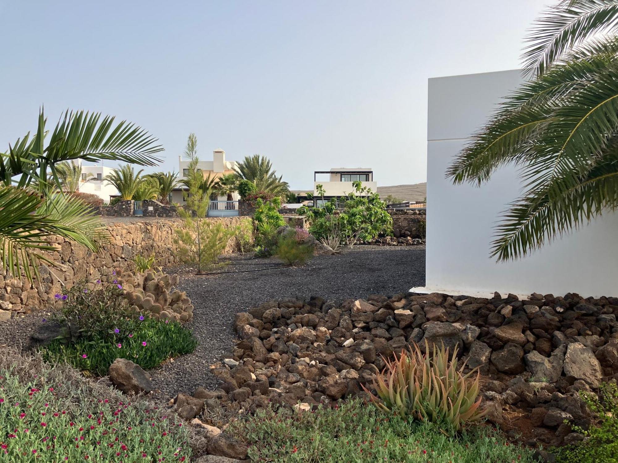 Majanicho Rock - Villa With Heated Pool Lajares Exterior photo
